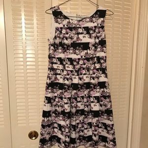 Purple printed pleated dress